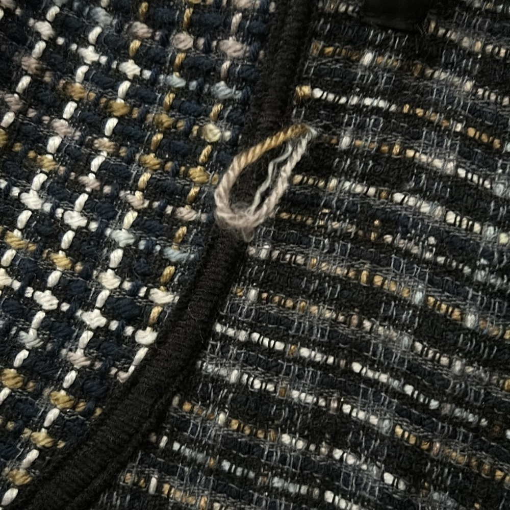 Jones New York Cape, side toggle closure. Blue, white and tan, women’s one size. - Picture 7 of 8